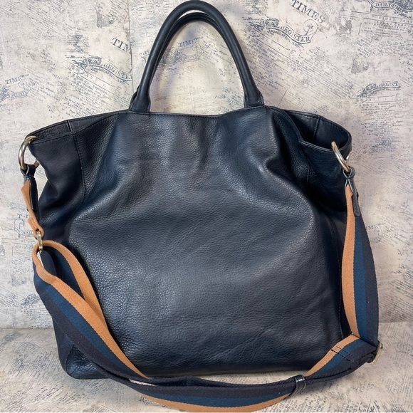 Mark & Graham Tote Black Leather - Picture 3 of 14